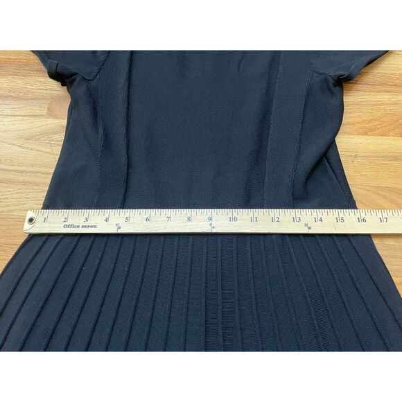 Ann Taylor Women's Dress Fit &Flare Stretch Work V-Neck Pleated Hem L Black - Picture 6 of 7